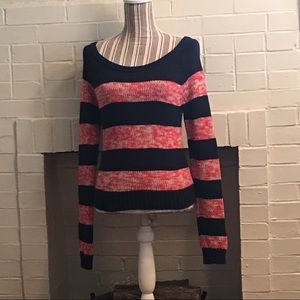 🤩American Eagle Women’s sweater navy red striped
